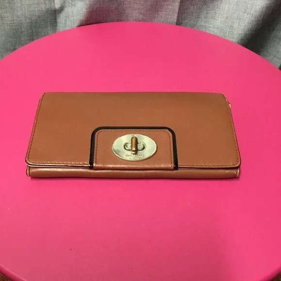 Kate Spade Wallet - Picture 2 of 9